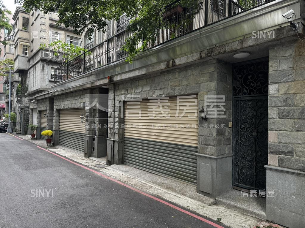 華美街大地坪別墅可停三車房屋室內格局與周邊環境