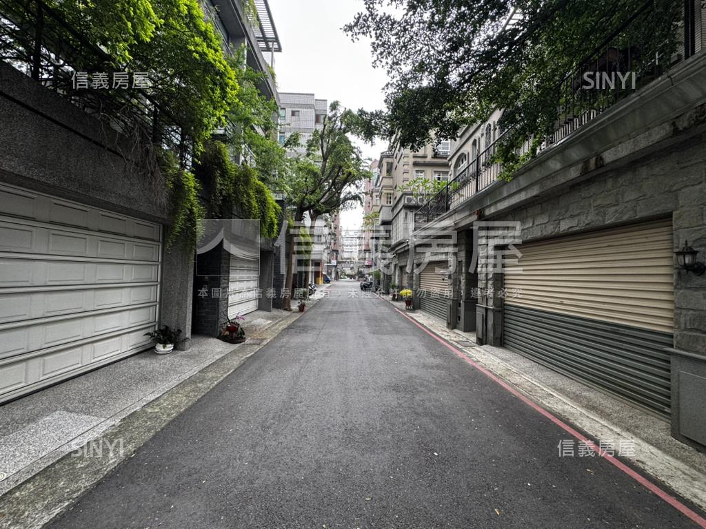 華美街大地坪別墅可停三車房屋室內格局與周邊環境