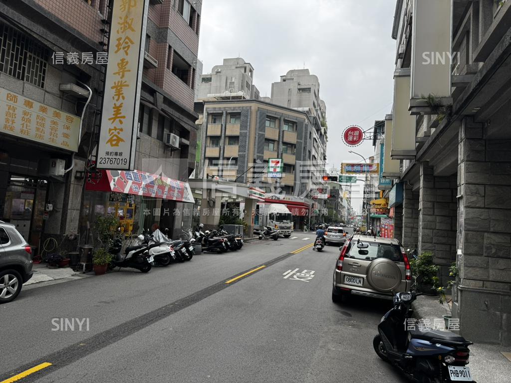 華美街大地坪別墅可停三車房屋室內格局與周邊環境