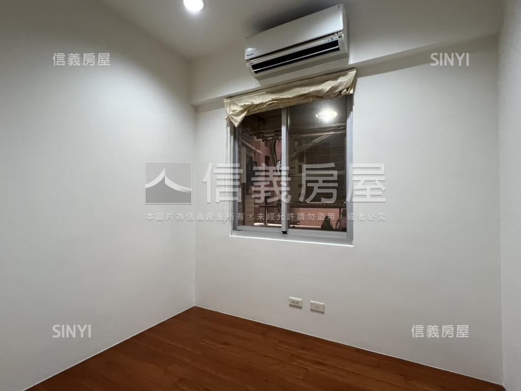 雙軌交會．三房附車位房屋室內格局與周邊環境