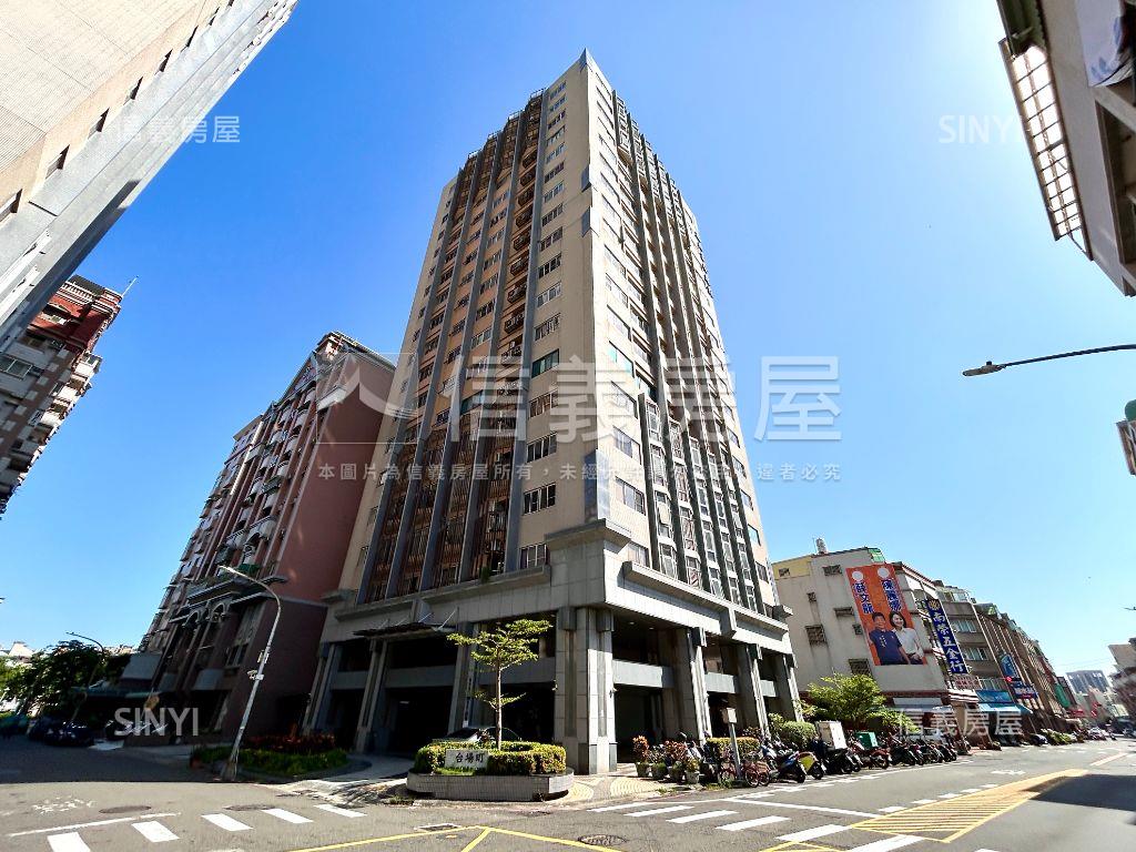 雙軌交會．三房附車位房屋室內格局與周邊環境