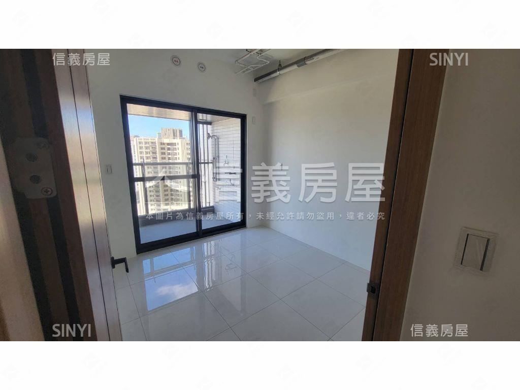 亞灣輕豪宅海景高樓＋平車房屋室內格局與周邊環境