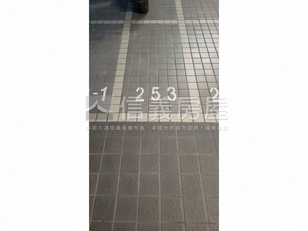 亞灣輕豪宅海景高樓＋平車房屋室內格局與周邊環境