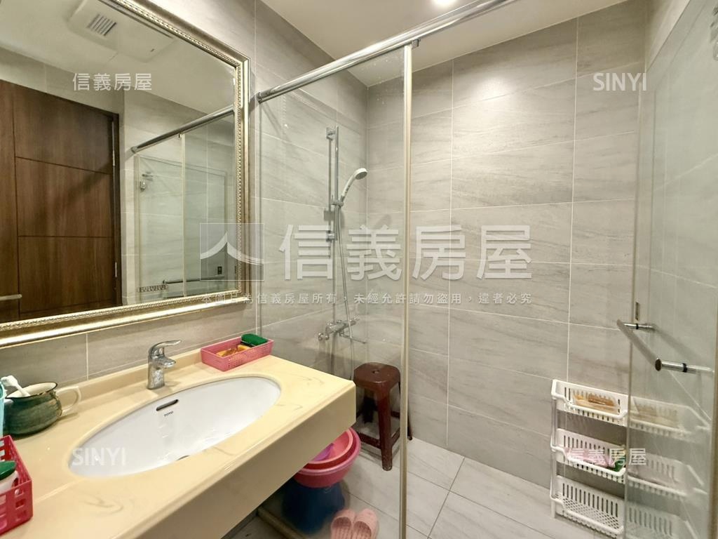 北區屋齡約六年美房平車位房屋室內格局與周邊環境