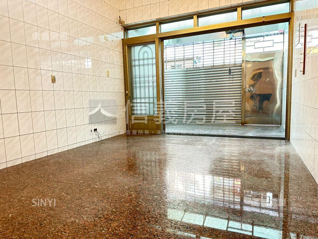 近環狀輕軌灣仔站透天房屋室內格局與周邊環境