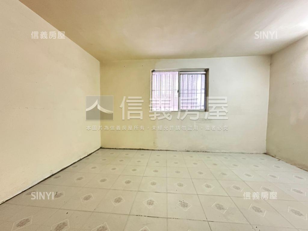 近環狀輕軌灣仔站透天房屋室內格局與周邊環境