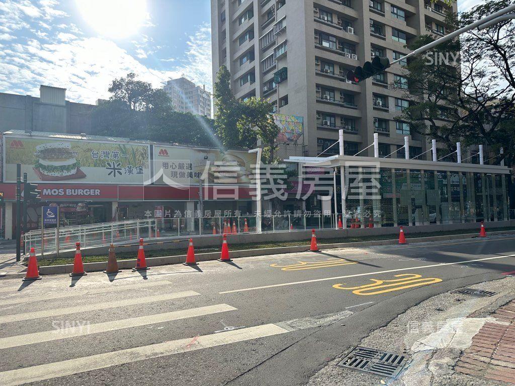 近環狀輕軌灣仔站透天房屋室內格局與周邊環境