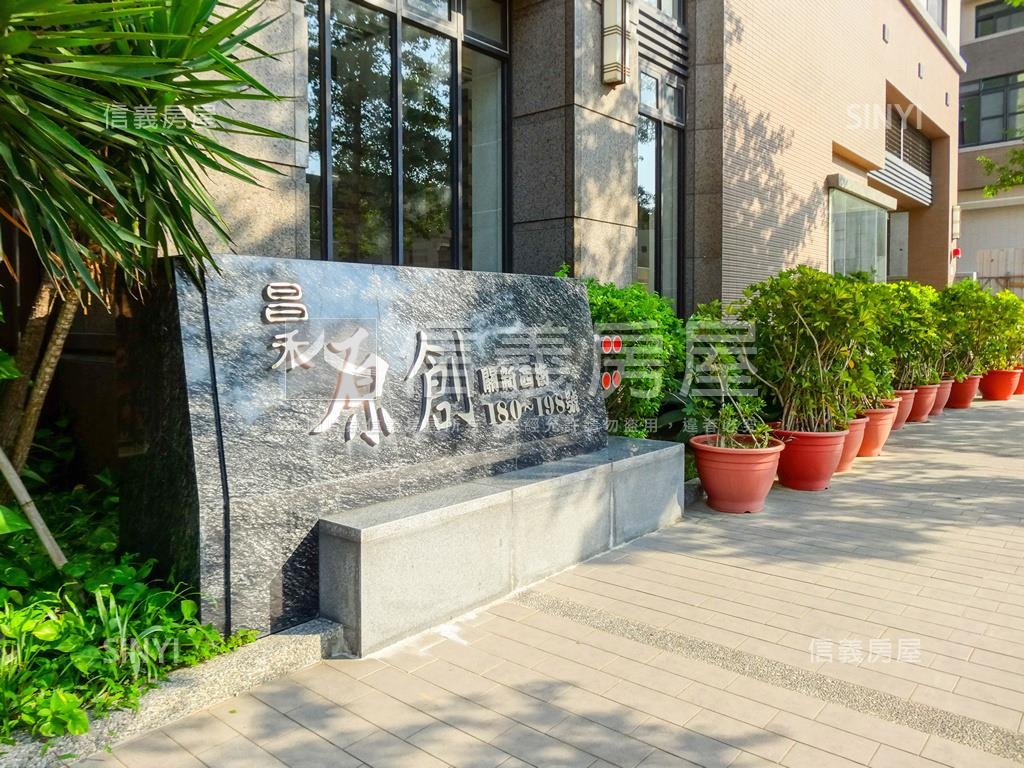 精緻高樓原創四房雙車位居房屋室內格局與周邊環境
