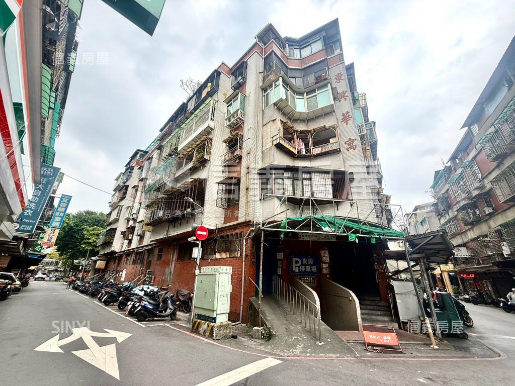 誠售萬大百坪商場一樓土地房屋室內格局與周邊環境