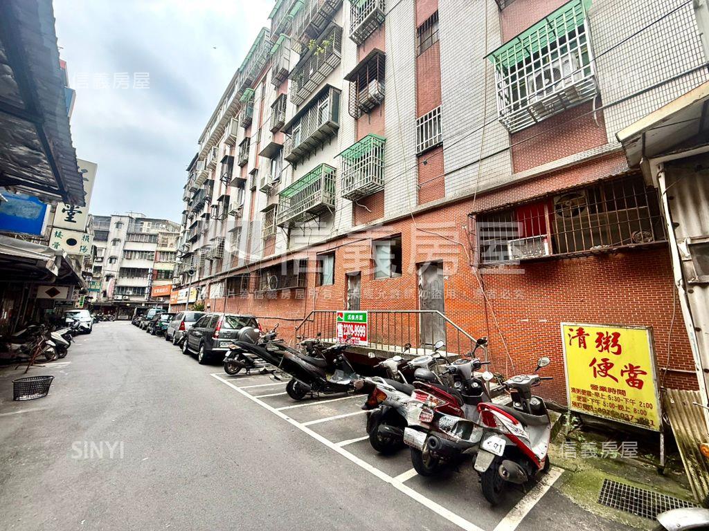 誠售萬大百坪商場一樓土地房屋室內格局與周邊環境