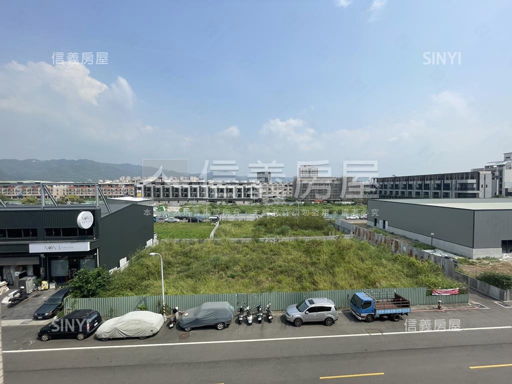 長億震後約二十米活路店墅房屋室內格局與周邊環境
