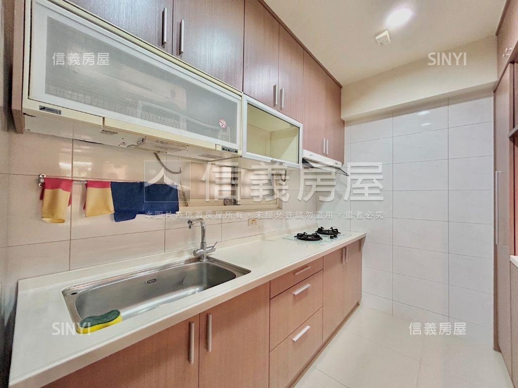 大地坪車庫孝親房透天房屋室內格局與周邊環境
