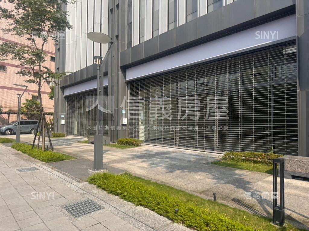永寧捷運旁近百坪全新店面房屋室內格局與周邊環境