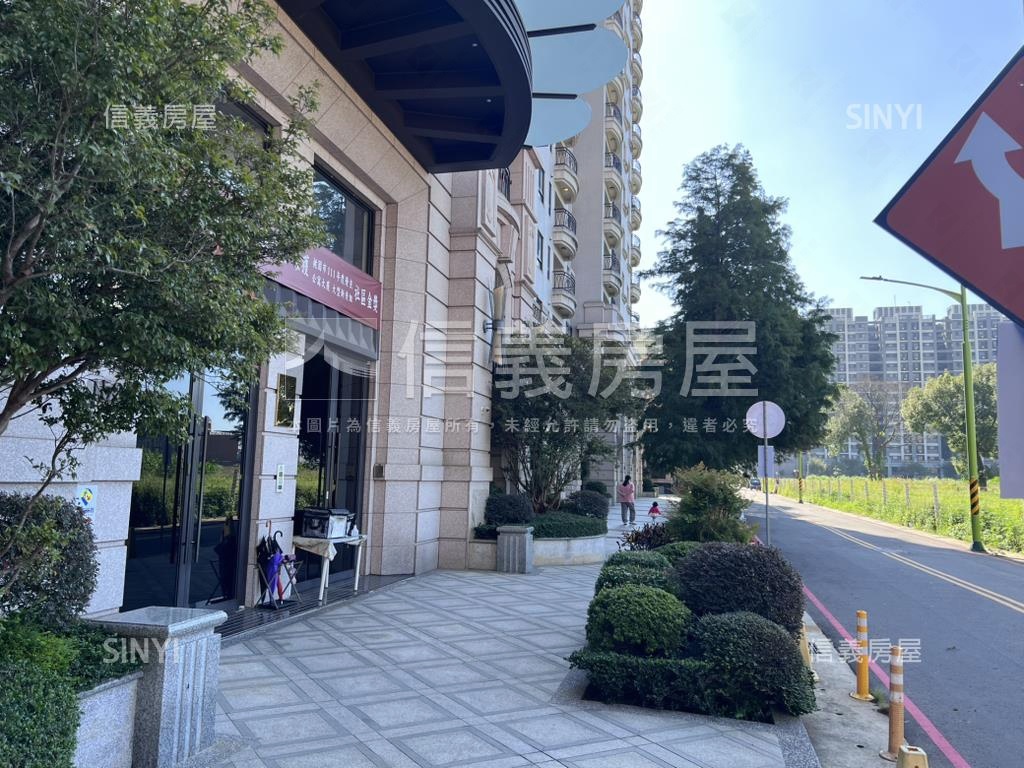 南勢鼎藏璞麗二期兩房車位房屋室內格局與周邊環境