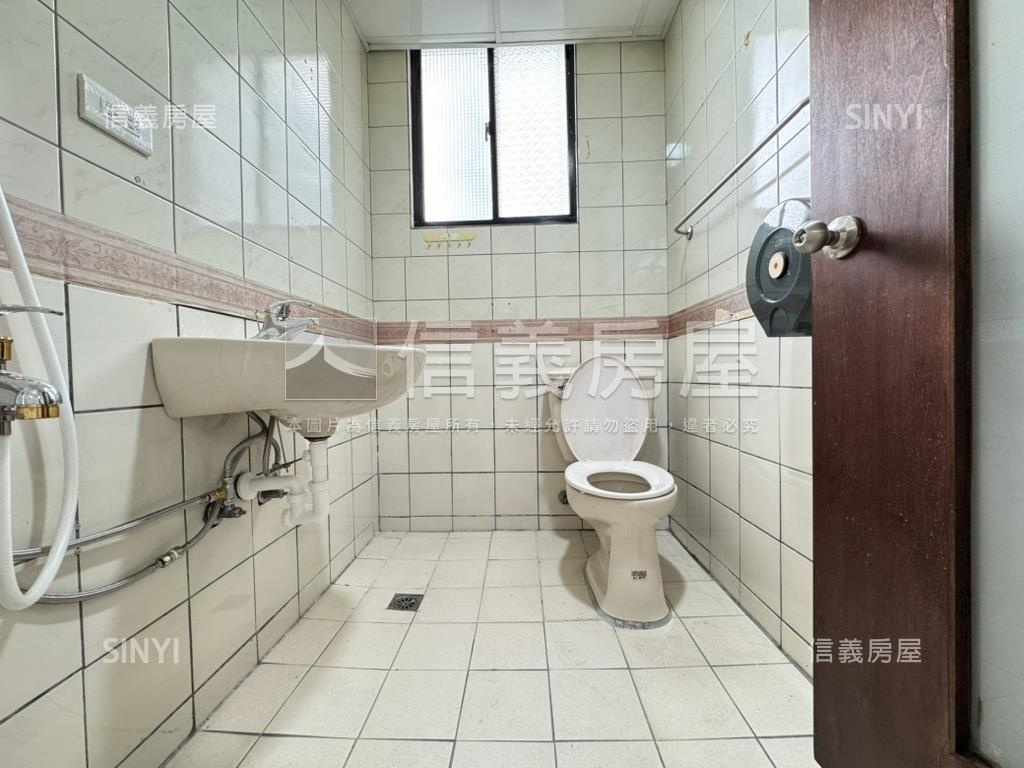 福州二街邊間２樓公寓房屋室內格局與周邊環境