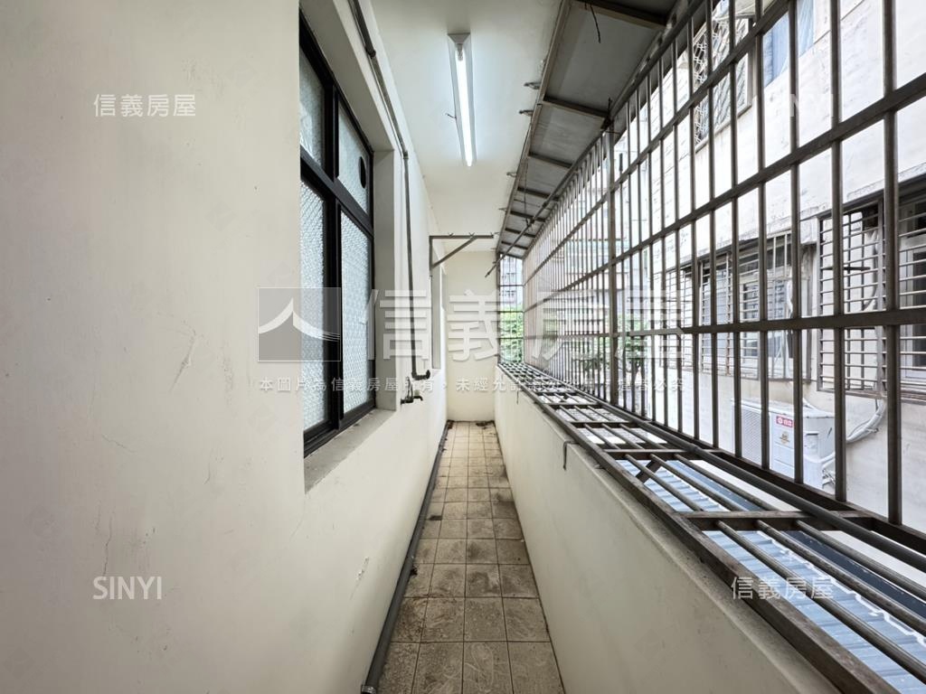 福州二街邊間２樓公寓房屋室內格局與周邊環境