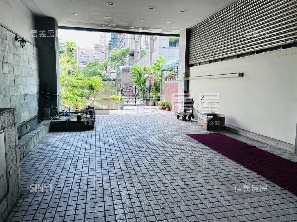 找到了！捷運挑高基泰建設房屋室內格局與周邊環境