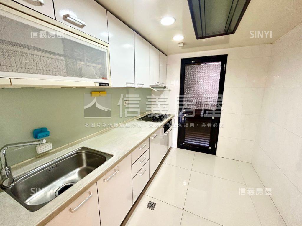 西區高樓四房平車面河畔房屋室內格局與周邊環境