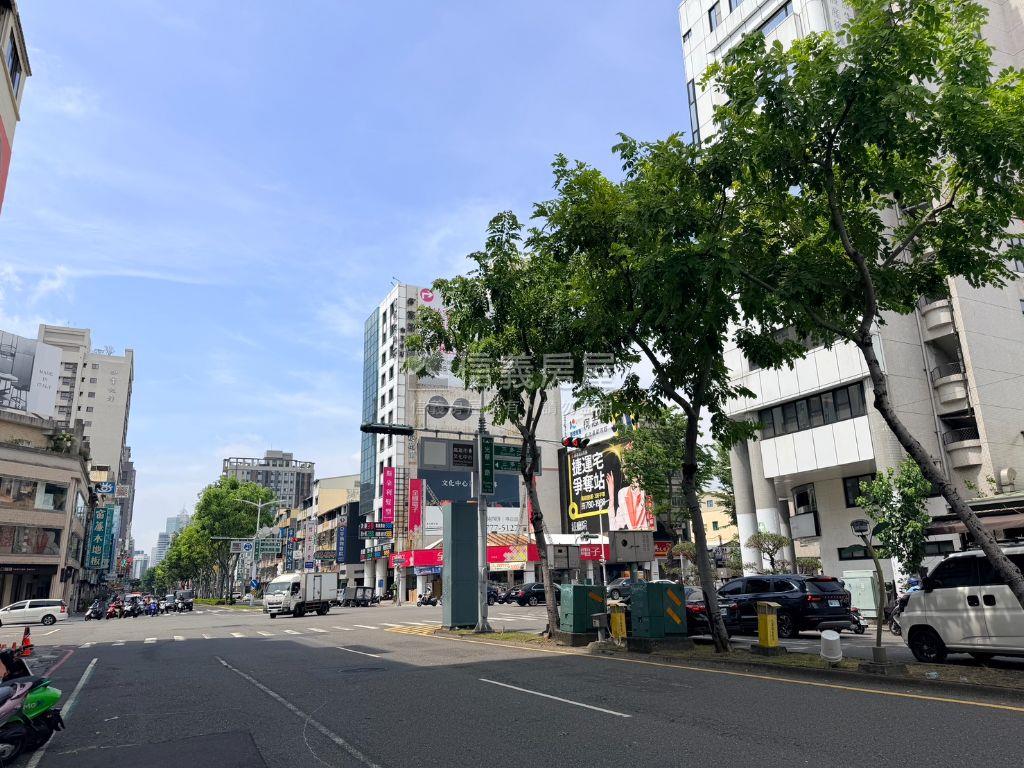 光華夜市三多屋況美溫馨宅房屋室內格局與周邊環境
