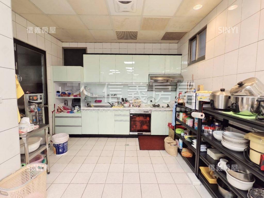 稀有釋出－中正三街好透天房屋室內格局與周邊環境