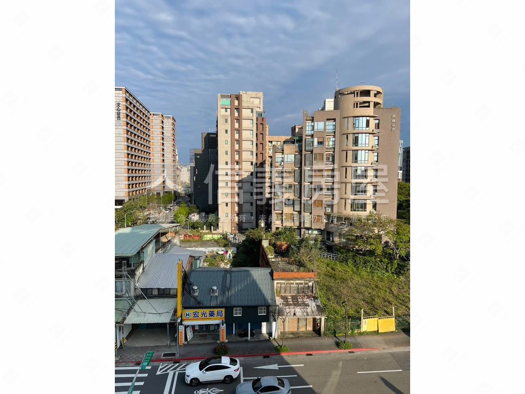 成功大道。方正電梯美宅房屋室內格局與周邊環境
