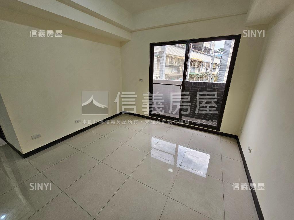全新落成》偉鉅菁品三房房屋室內格局與周邊環境