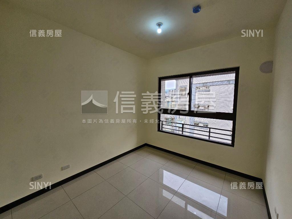 全新落成》偉鉅菁品三房房屋室內格局與周邊環境