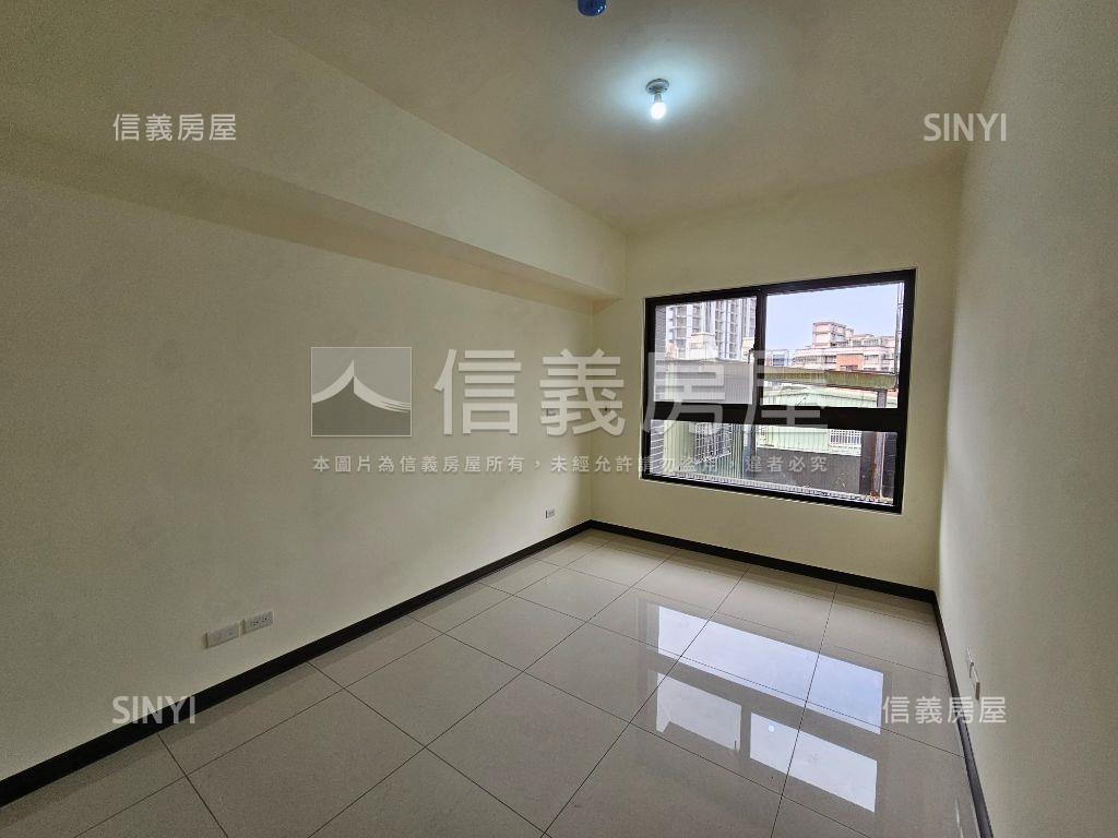 全新落成》偉鉅菁品三房房屋室內格局與周邊環境