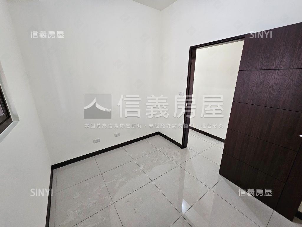 全新落成》偉鉅菁品三房房屋室內格局與周邊環境