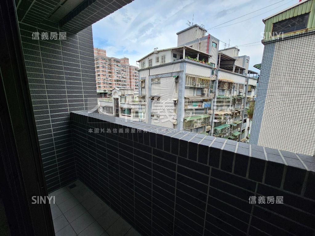 全新落成》偉鉅菁品三房房屋室內格局與周邊環境