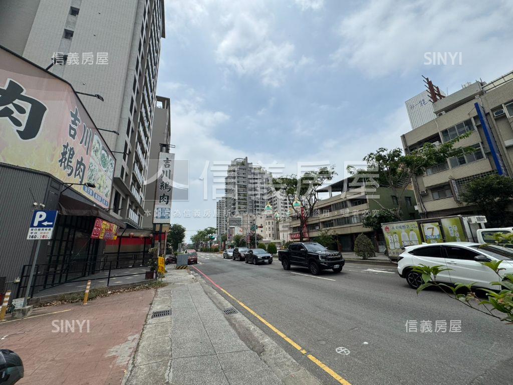 五權西路透天店面房屋室內格局與周邊環境