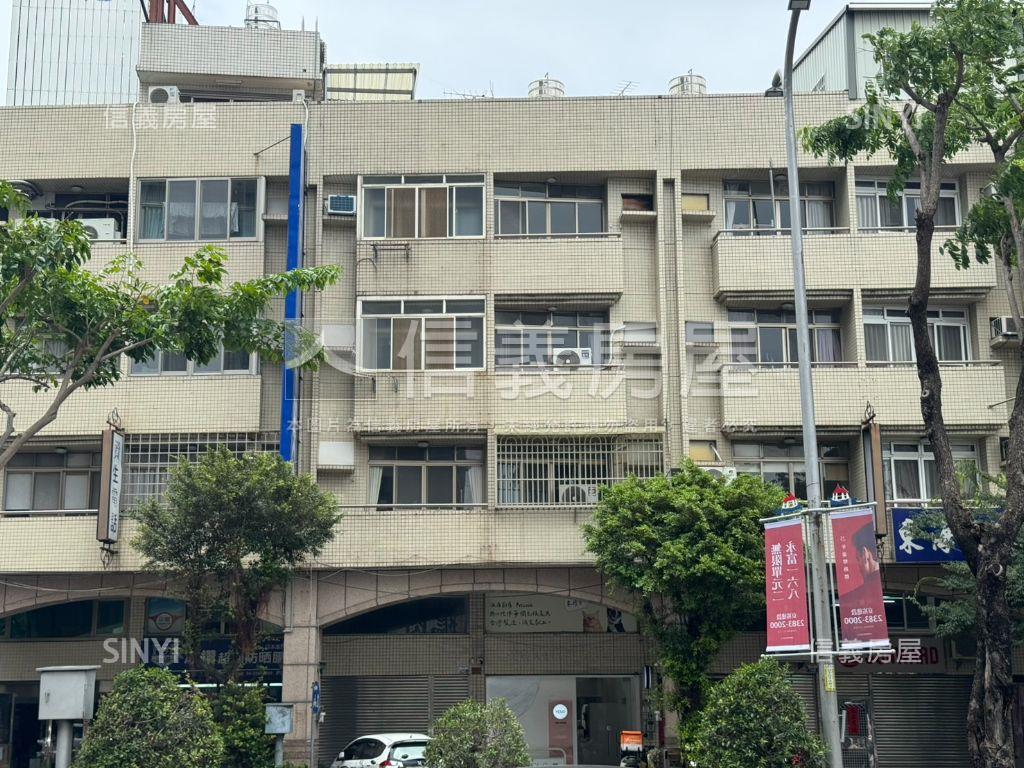 五權西路透天店面房屋室內格局與周邊環境