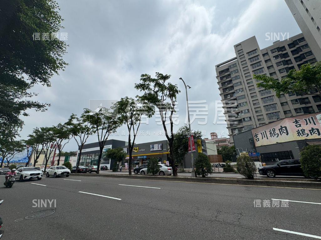 五權西路透天店面房屋室內格局與周邊環境