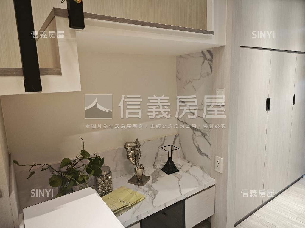 三創鼎爵挑高空間房屋室內格局與周邊環境