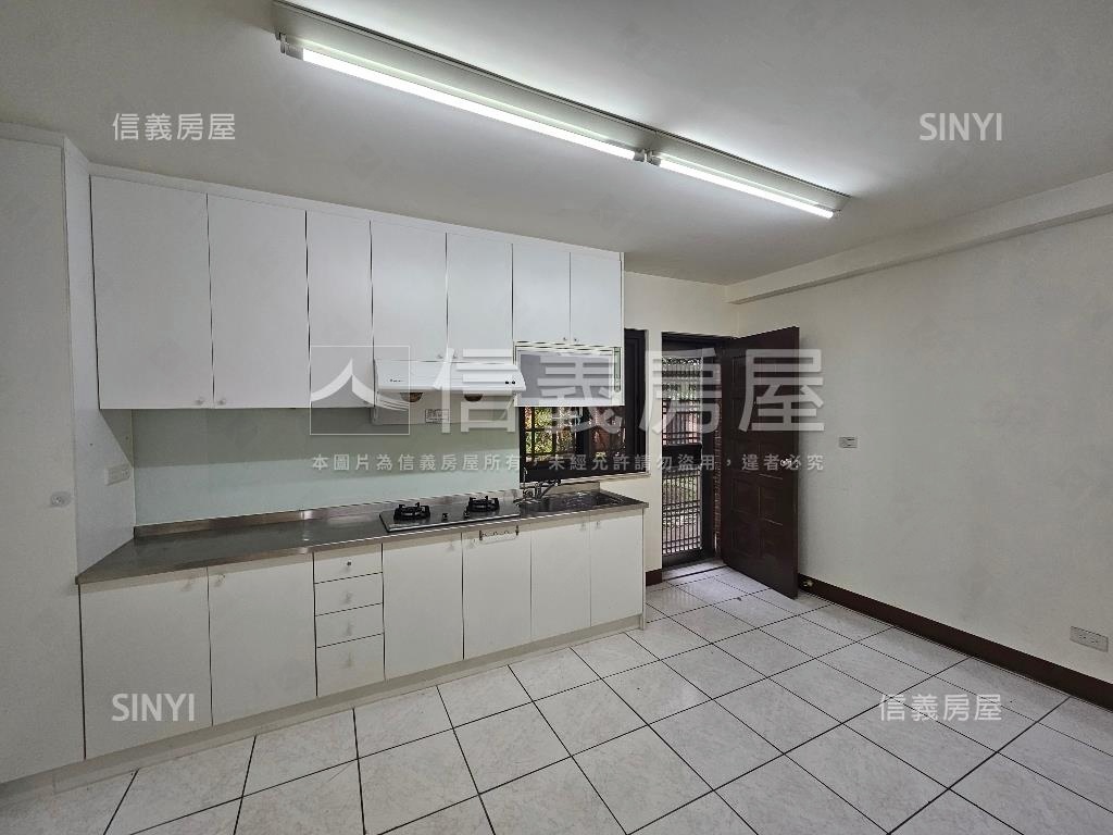 近捷運大地坪透天屋況佳房屋室內格局與周邊環境