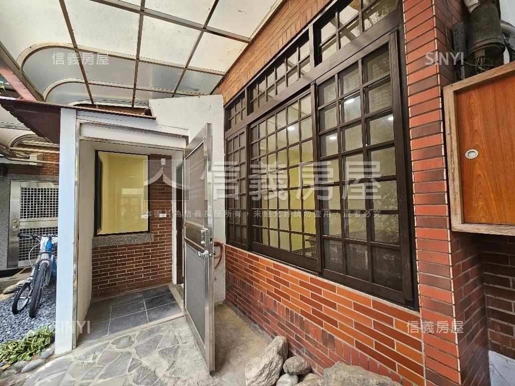 近捷運大地坪透天屋況佳房屋室內格局與周邊環境
