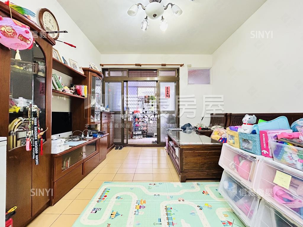 近捷運鄧公路三樓美屋房屋室內格局與周邊環境