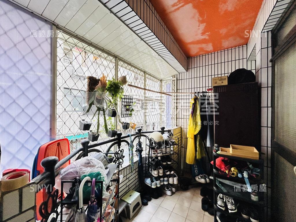 近捷運鄧公路三樓美屋房屋室內格局與周邊環境