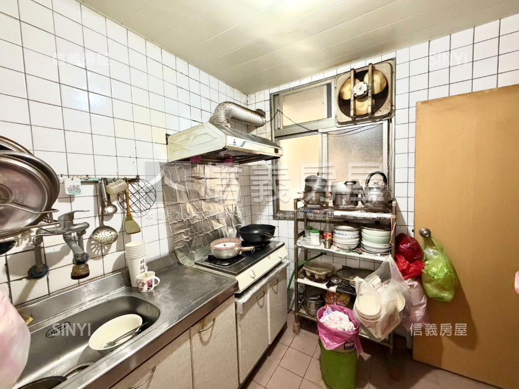 景新靜巷公寓三房房屋室內格局與周邊環境