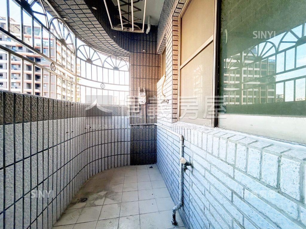 【高鐵商圈】４＋１房平車房屋室內格局與周邊環境