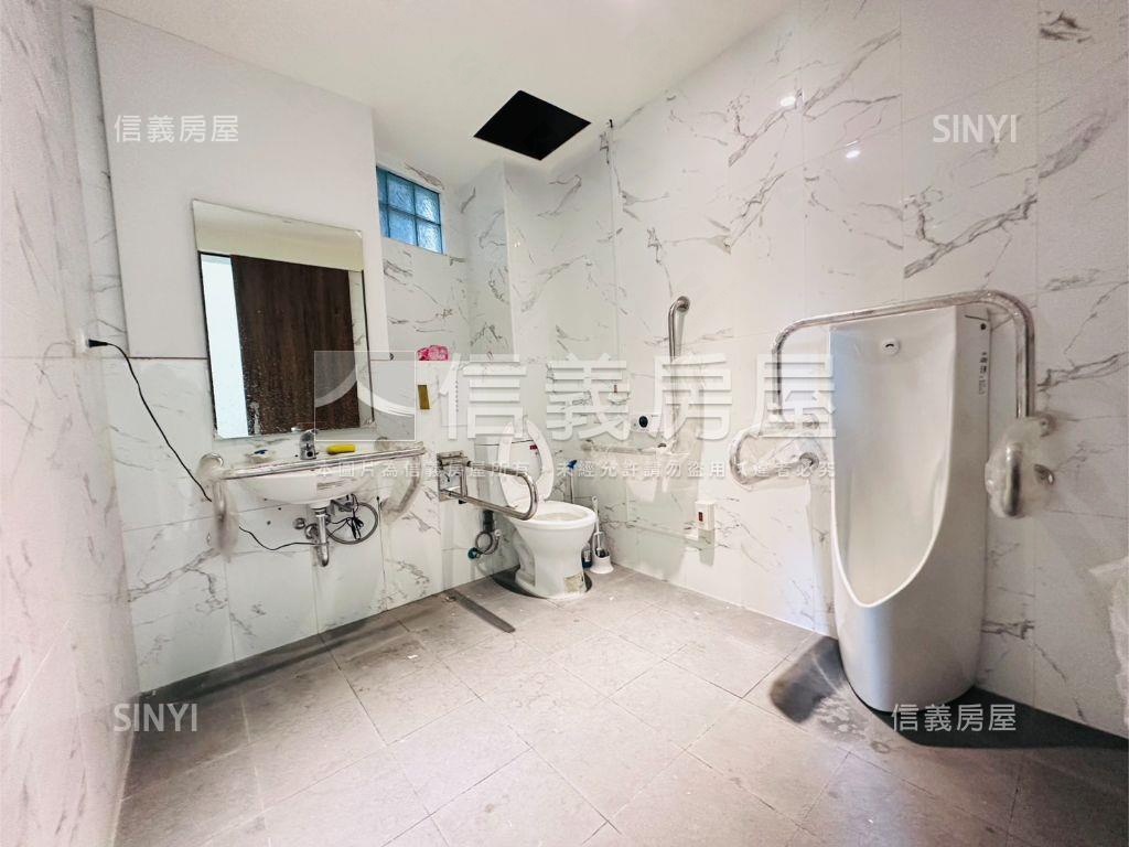 翫寶龍Ｓ１金店面６車位房屋室內格局與周邊環境