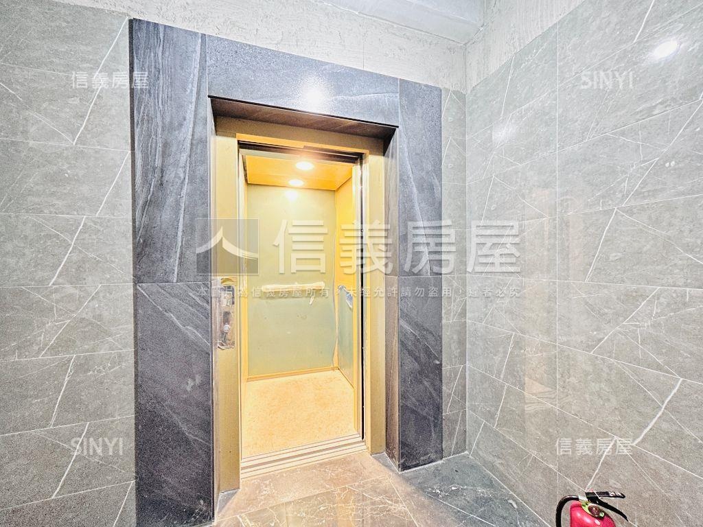 翫寶龍Ｓ１金店面６車位房屋室內格局與周邊環境