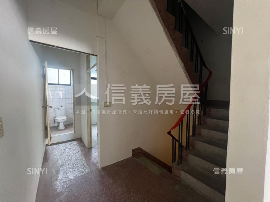 科學園區臨路透天店面房屋室內格局與周邊環境