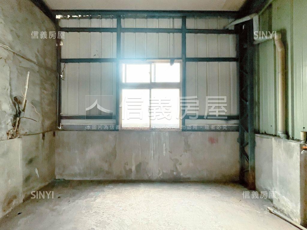 科學園區臨路透天店面房屋室內格局與周邊環境