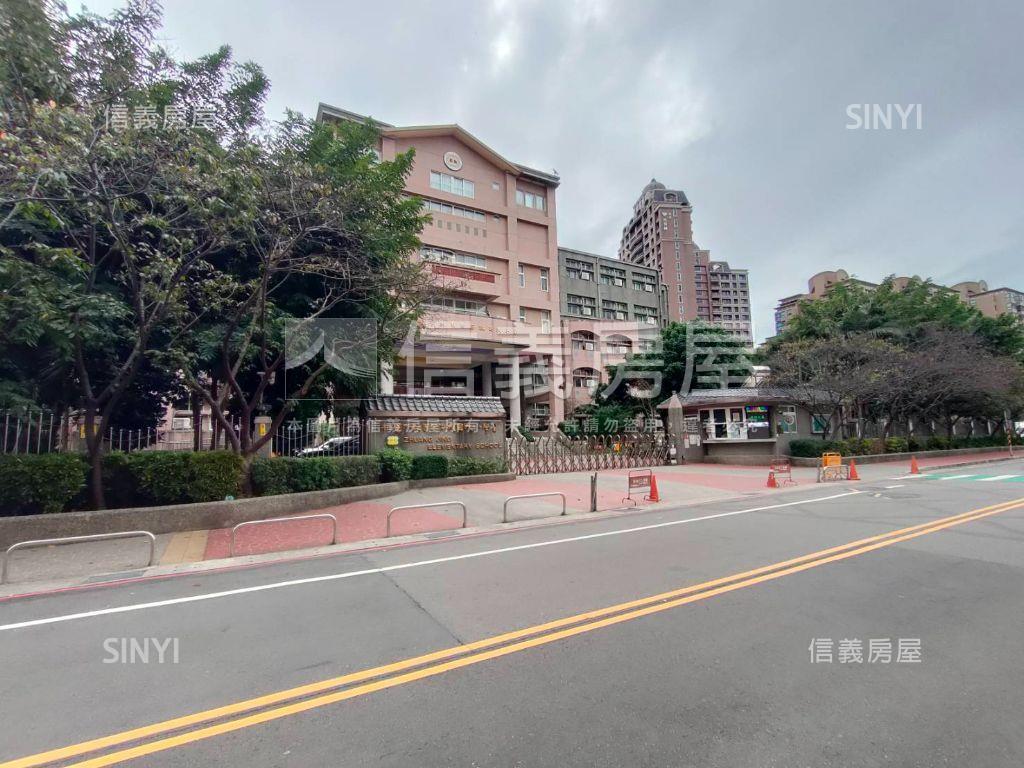 近藝文台北桃源美三房車位房屋室內格局與周邊環境
