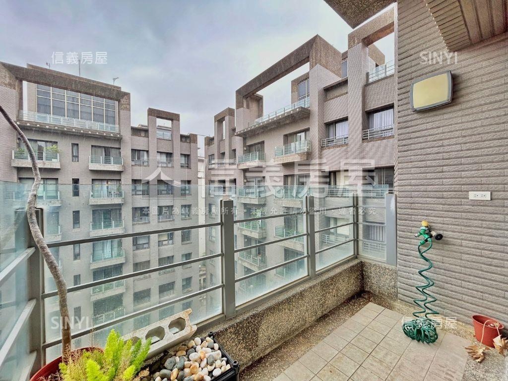 坤山藏馥房屋室內格局與周邊環境