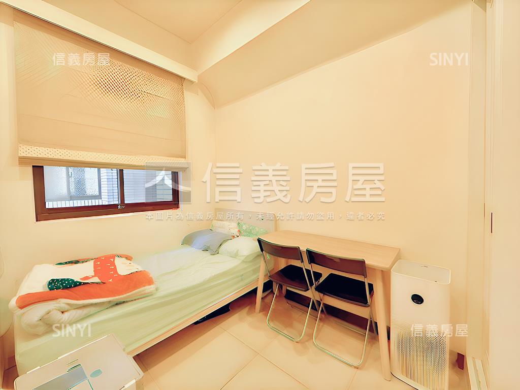 雙衛開窗的三房柱邊車位房屋室內格局與周邊環境