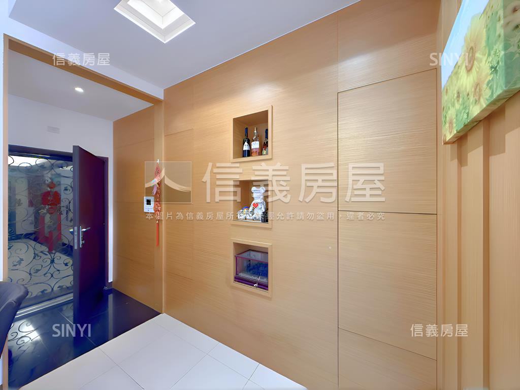 雙衛開窗的三房柱邊車位房屋室內格局與周邊環境