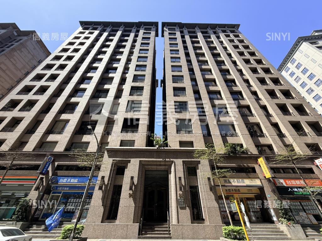 雙衛開窗的三房柱邊車位房屋室內格局與周邊環境