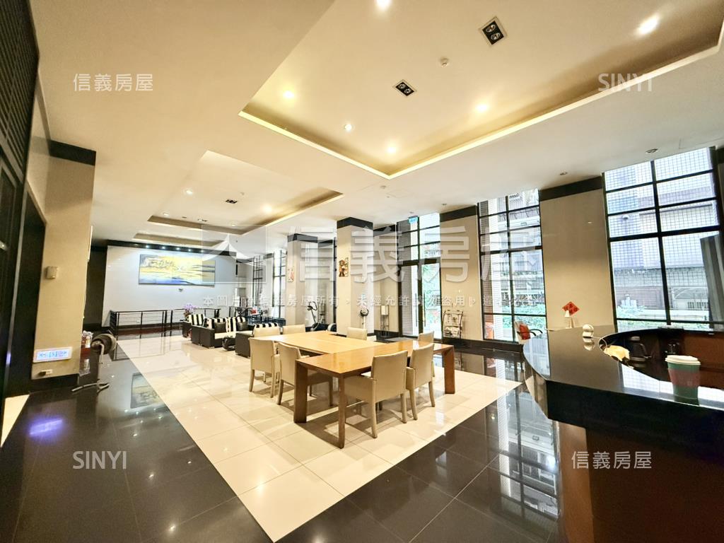 雙衛開窗的三房柱邊車位房屋室內格局與周邊環境